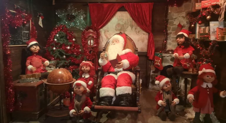 Casa Papa Noel Santa Claus ayudantes regalos alquiler photocall