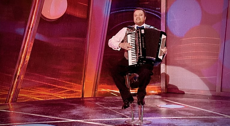 Jon Yon performing and subsequently Winning the Talent Show on Ant and Dec's Saturday Night Takeaway