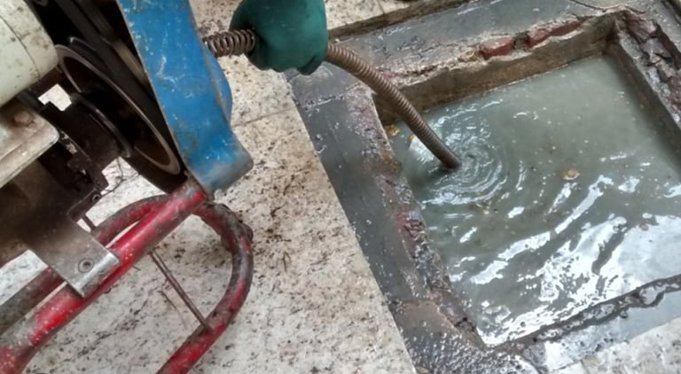 desentupimento de caixa de esgoto