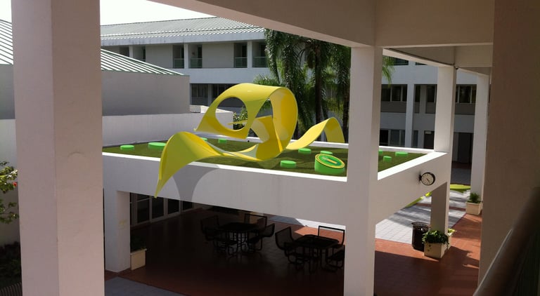 Inter Leyes Courtyard, Sculture