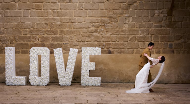 <img src="..." alt="Vidéo de mariage cinématographique en Rhône-Alpes">