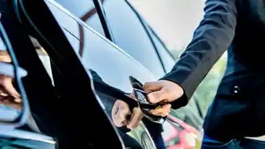 Premium VIP transportation service to Moraine Lake and Lake Louise