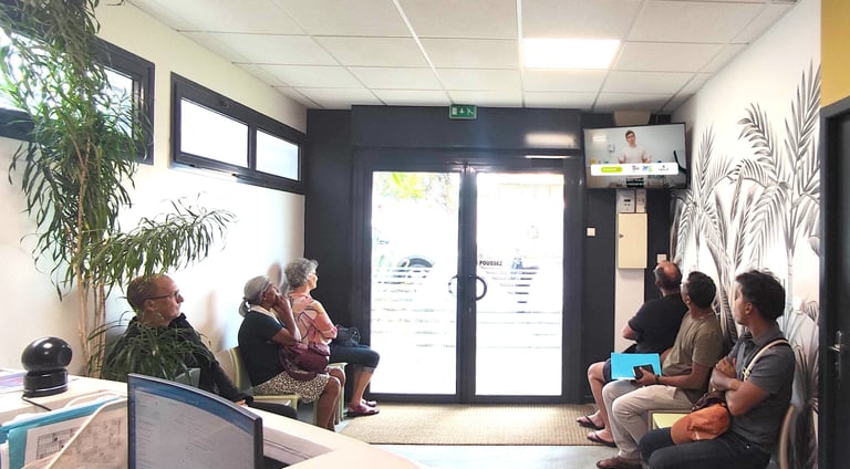 ecran salle d'attente médical.png