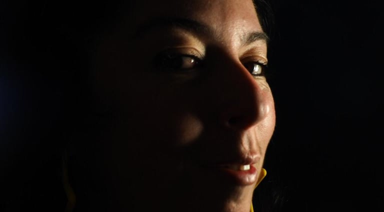 Morgane Le Bars - voix, piano et percussions - Les Simone