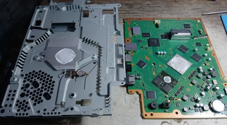 Limpieza profunda del ventilador y bloque disipador de PS3 para evitar el YLOD en MBTECNIC.