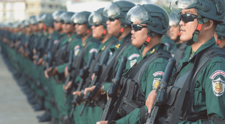 Policía de Camboya