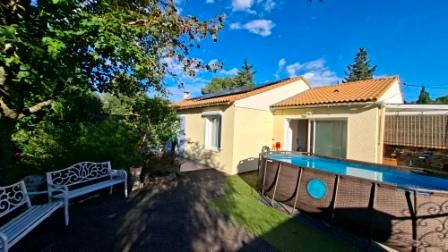 piscine du gîte Le Jardin des Rocailles à Villeneuve-lès-Avignon