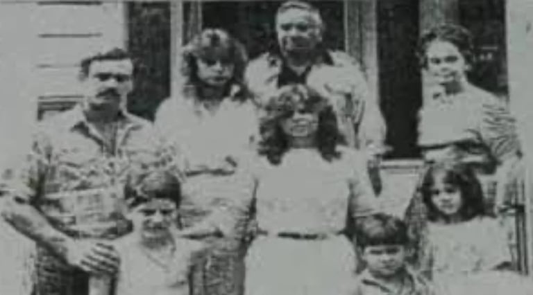 Foto real do Casal Warrens com a família Snedeker