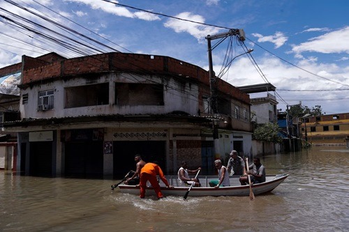 Heavy rains caused landslides and floods in Rio de Janeiro state