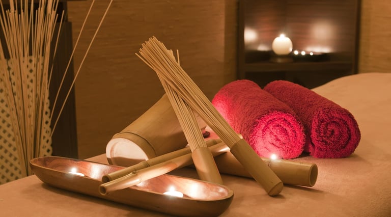 Détente, massages, soins du corps et du visage.