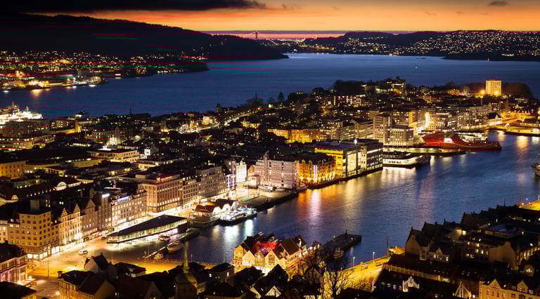 Bergen by night
