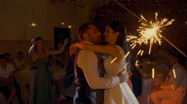 ouverture bal etincelles filmé par une vidéaste de mariage Bretagne