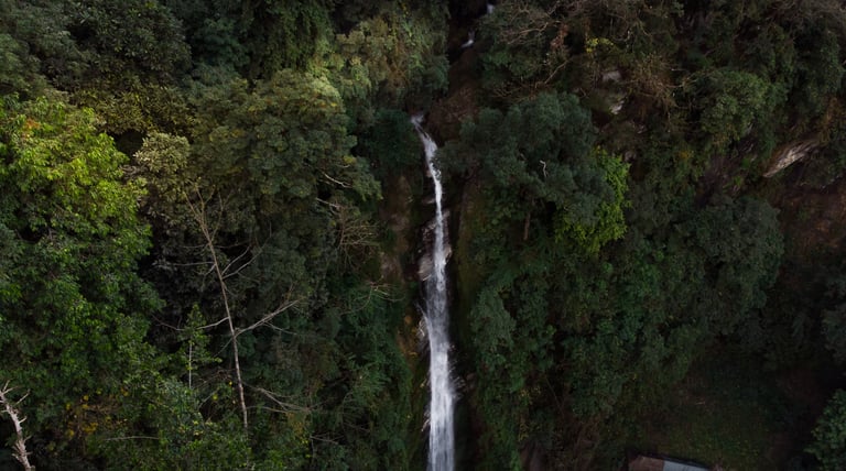 Chagay Falls Kholakham, Lava