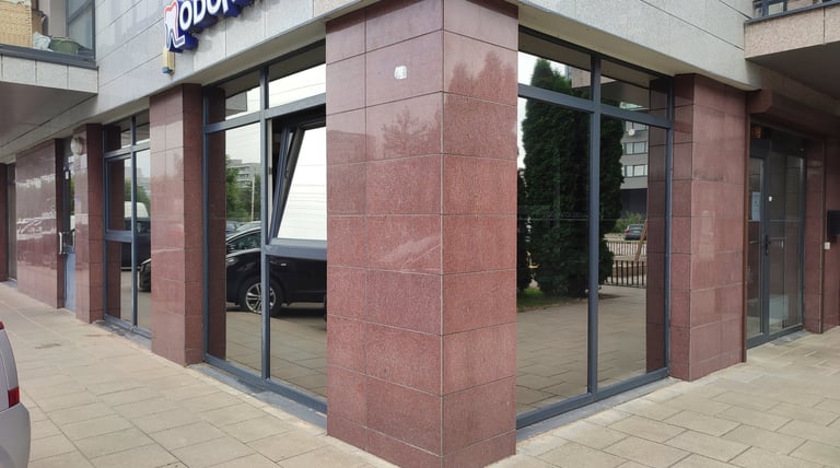 Veidrodine plevele mamams ir biurams. Tonuota plevele langams