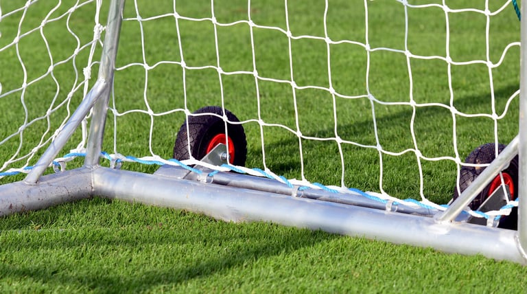 Verplaatsbaar aluminium voetbaldoel met wielen