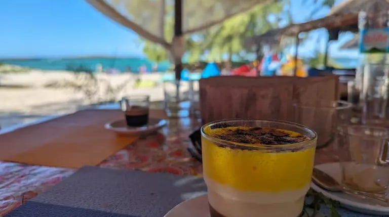 Espace détente lounge sur la plage à l’hôtel Ocean Lodge à Sakalava Diego-Suarez Madagascar
