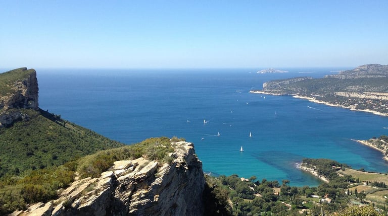 Paysage de littoral, vacances en Provence