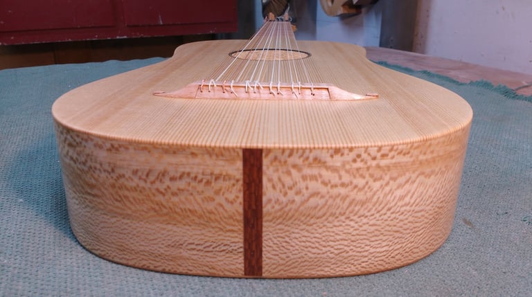Vihuela in Lacewood