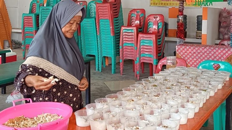 SD Juara Batam Harumas Berbagi PT Usaha Kiat Permata CSR
