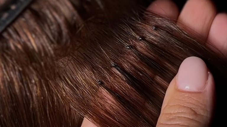 Przedłużanie włosów metodą na keratynowa