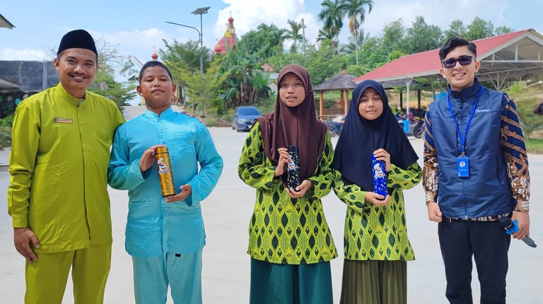 SD Juara Batam Harumas Berbagi PT Usaha Kiat Permata CSR