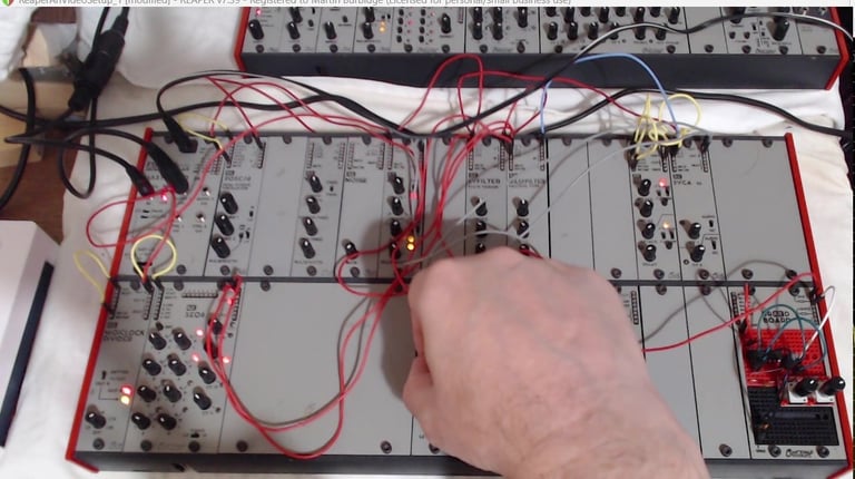 CD40106 oscillator (on right)