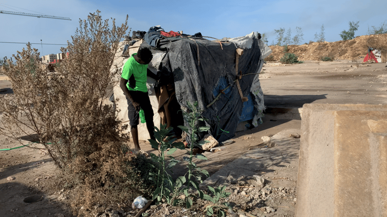 "THIS JUNGO LIFE" takes us inside the lives of young refugees and asylum seekers from Sudan, living on the streets of Morocco