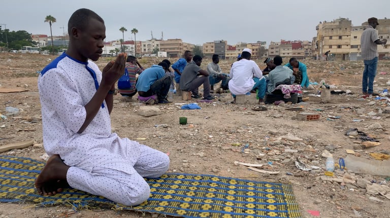 "THIS JUNGO LIFE" takes us inside the lives of young refugees and asylum seekers from Sudan, living on the streets of Morocco