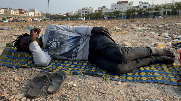 "THIS JUNGO LIFE" takes us inside the lives of young refugees and asylum seekers from Sudan, living on the streets of Morocco