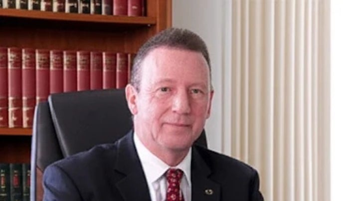 Edvaldo Luiz Lima Advogado em Araucária com atendimento em todo o Brasil. Especialista em Direito Ci