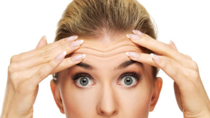 Botox para eliminar arrugas en frente, entrecejo y patas de gallo.