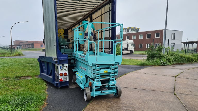 Arbeitsbühnentransport