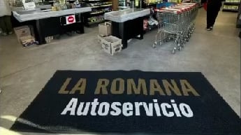 felpudo personalizado con logo supermercado la romana