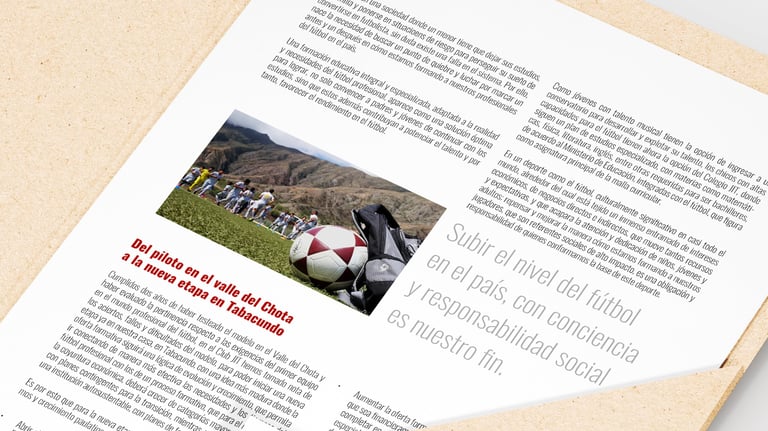 Una página maquetada de un dossier o revista