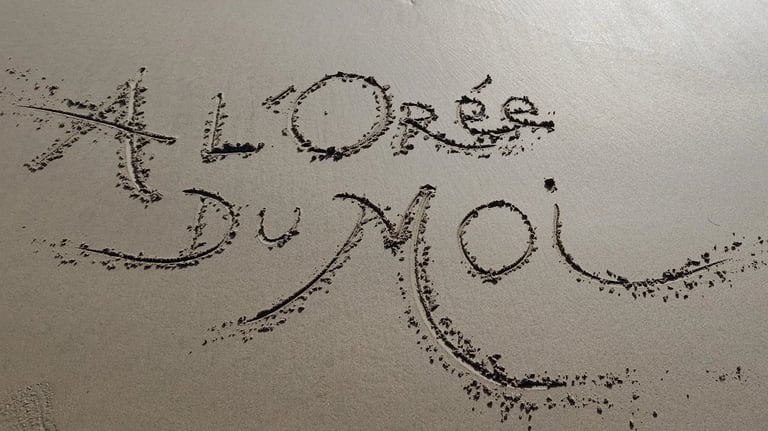 a l'orée du moi écrit dans le sable mouillé