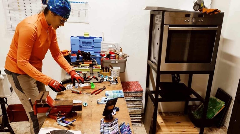 Fabrication artisanale et savoir-faire local, atelier local de recyclage, Plastnat 