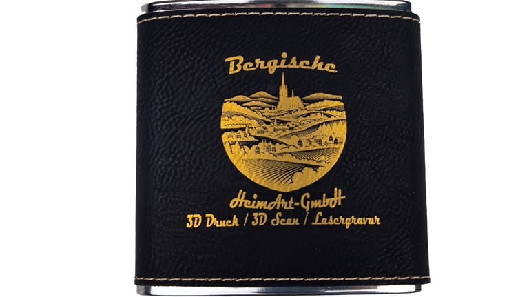 a flask flask with a black leather flasket