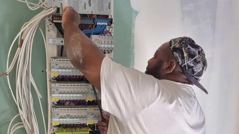 Installation de tableau électrique par un électricien qualifié.