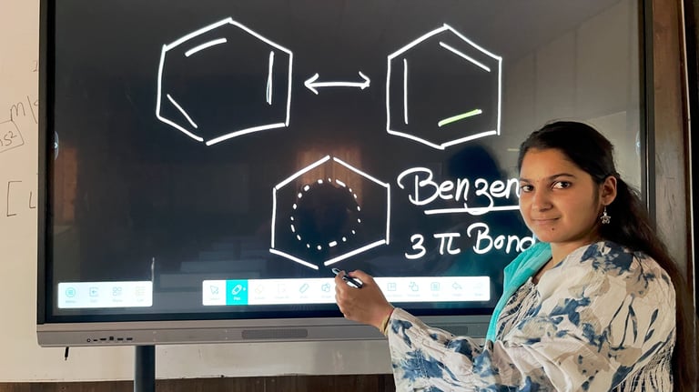Experienced Faculty of Science and General Studies Teaching Chemistry