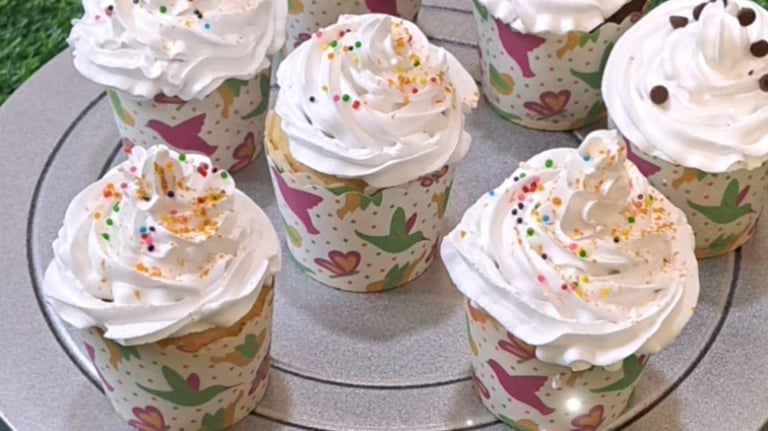 Cup Cake With Frosting