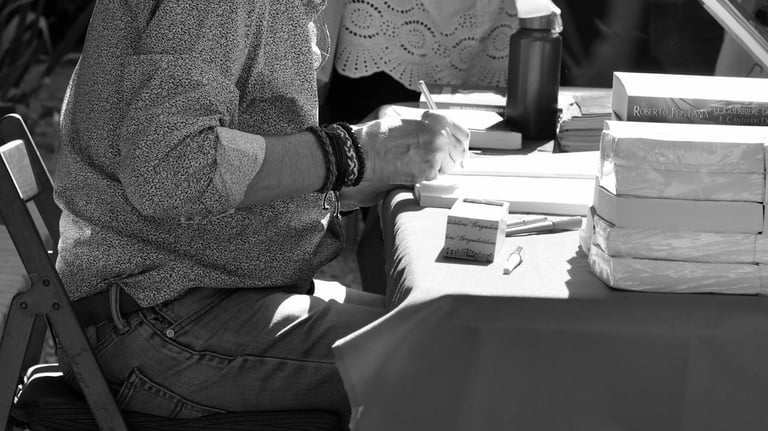 Servicios de marqueting para escritores de Writer Avenue. Firma de libros y ferias literarias