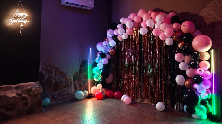 ścianka dekoracyjna w lokalu garbary 1 na 18 urodziny