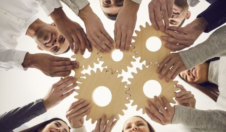 Capacitación presencial para desarrollar habilidades y mejorar el desempeño laboral en la organización