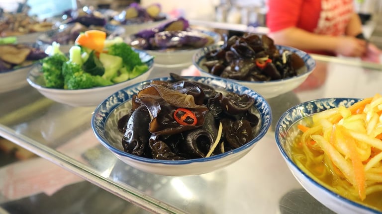 refeição, comida saudável como vegetais e salada