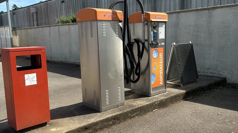 aspirateur pour voiture dans la station de lavage avenue de paris a niort
