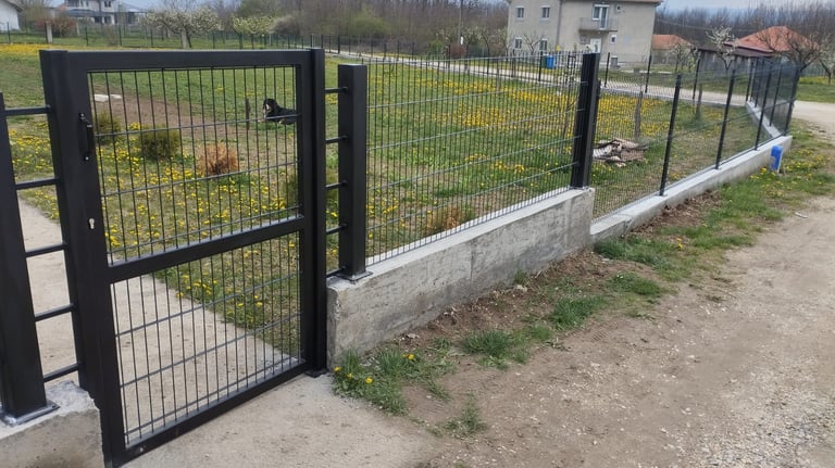 drvometal, drvo metal, nameštaj, police, stolovi, stolice, ograde, ograda, kapija