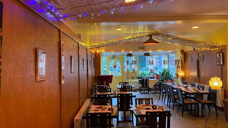 Vue de la salle à manger du FASIKA, restaurant éthiopien à Bruxelles