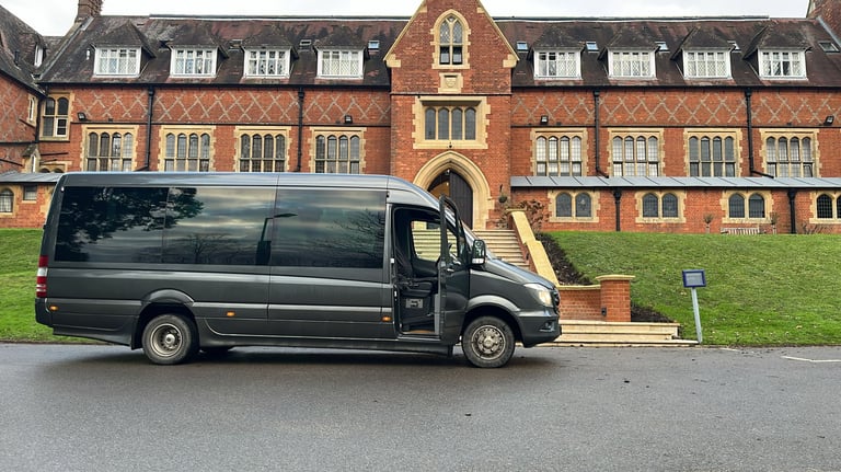 Minibus in Oxford  