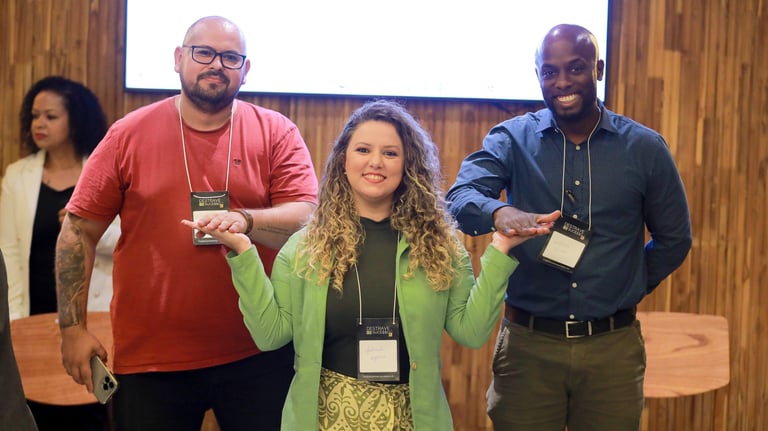 Participantes do Destrave Seu Sucesso Conecte-se com uma rede de contatos influentes.