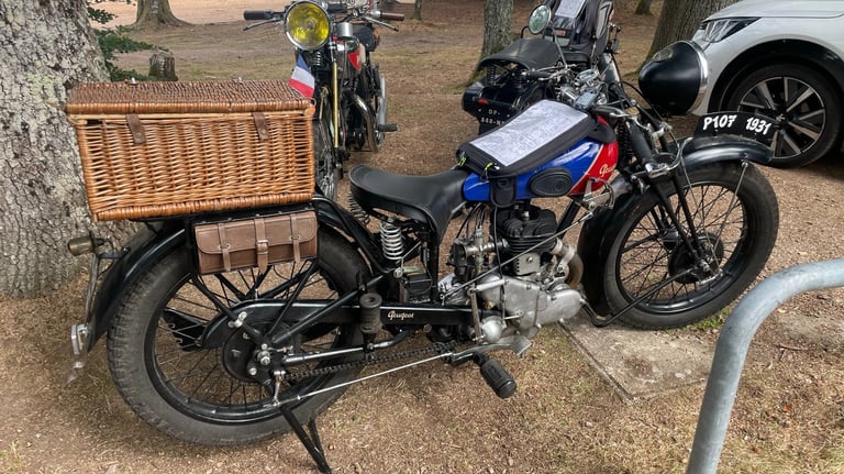 Classic motorcycles, Lac De Settons, France